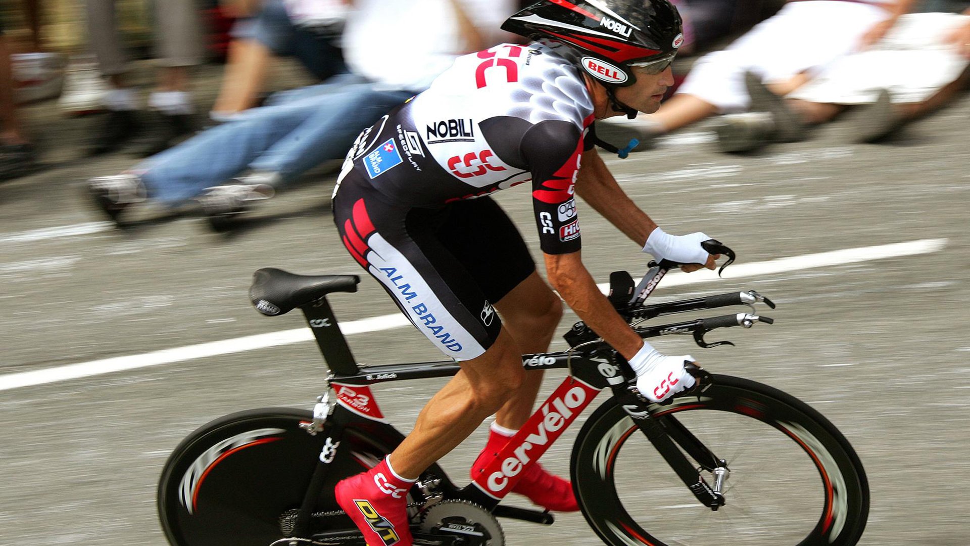 孔德压制级发挥,瑞典稳稳拿下波兰,北欧铁骑的战术革命与精神传承