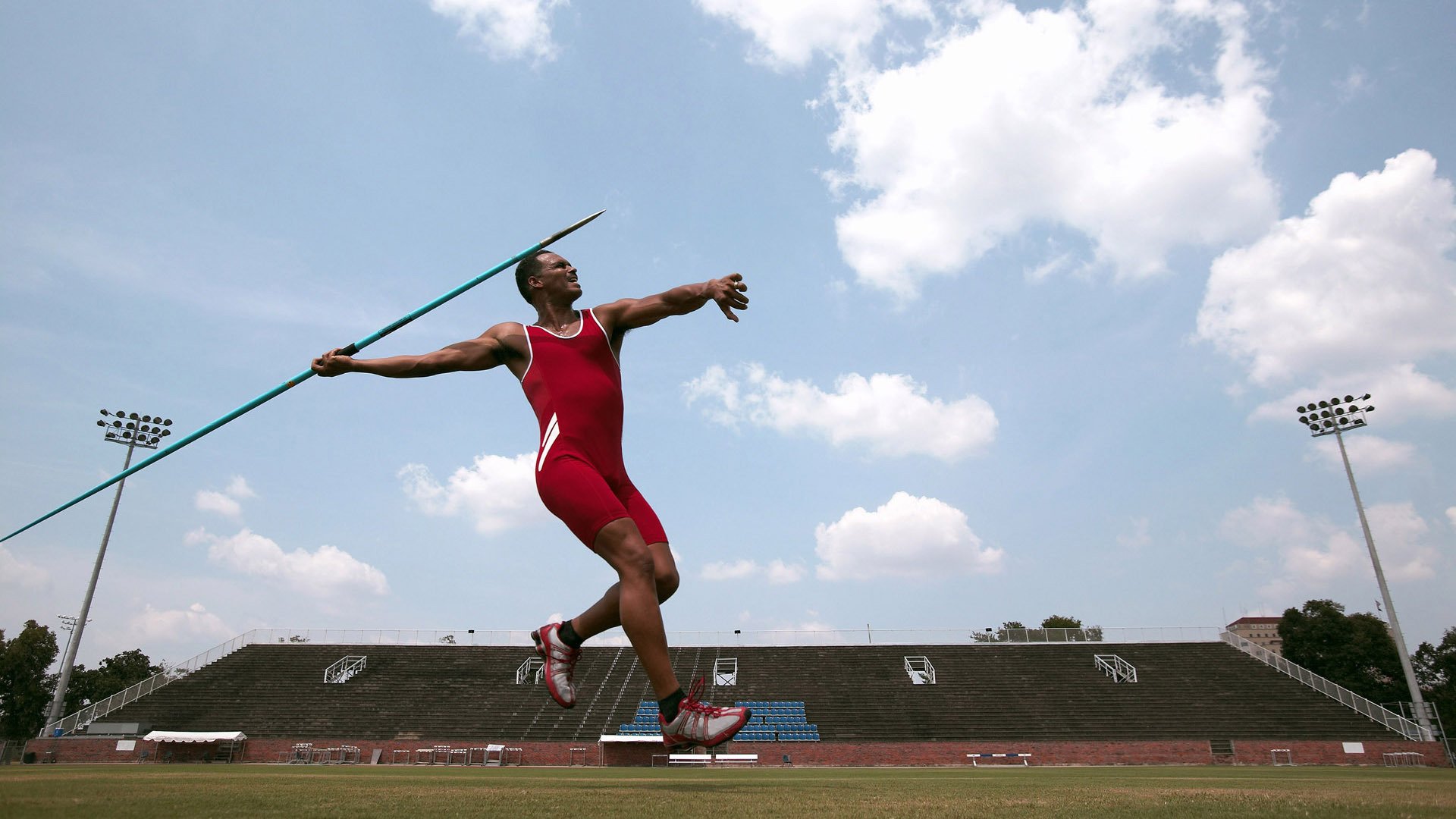 雷霆对阵广厦队,塔图姆关键战不手软