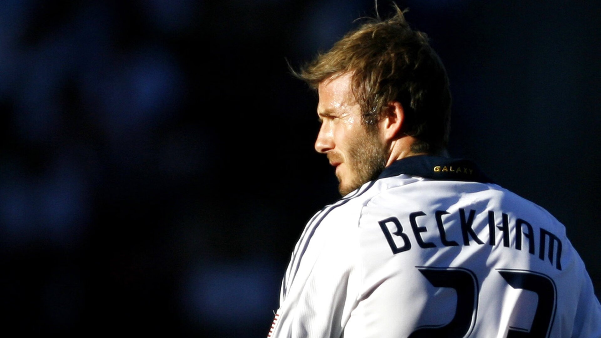 绝杀与接管,当曼联的红色奇迹遇见米兰城的王者莱奥